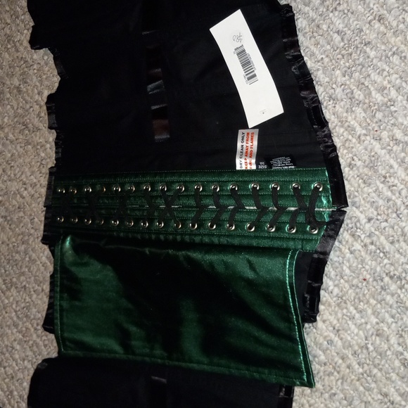 Green Authentic Overbust Corset - Picture 4 of 5